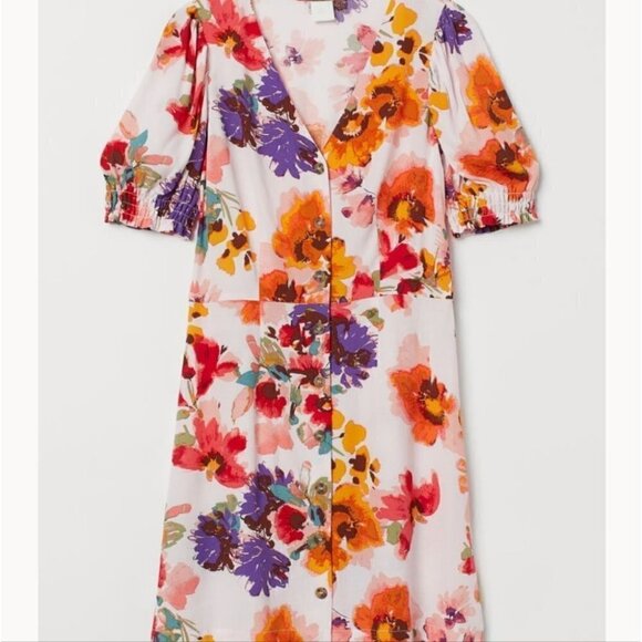 H&M light pink puff sleeve dress with large flowers - Picture 4 of 7